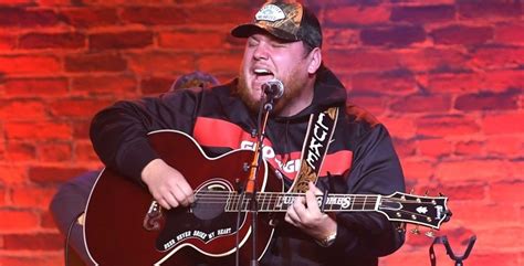Opinion: Luke Combs’ version of “Fast Car” is just one more way to celebrate the genius of Tracy Chapman